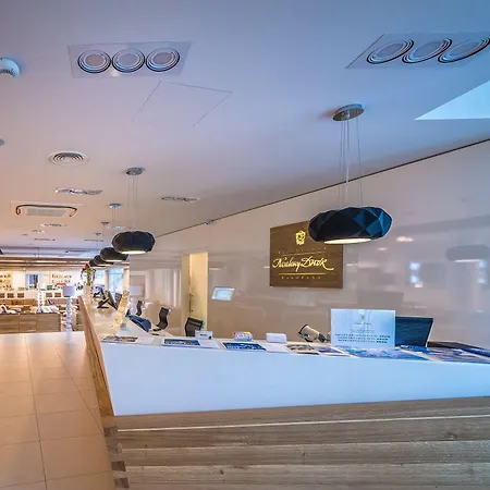 莱兹德西亚诺萨罗伊德瓦酒店 4* 扎科帕内