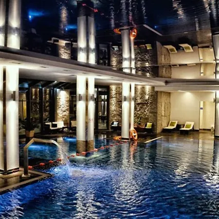 莱兹德西亚诺萨罗伊德瓦酒店 4* 扎科帕内