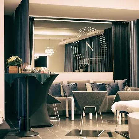 莱兹德西亚诺萨罗伊德瓦酒店 4* 扎科帕内